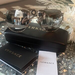 💯💯💯Versace Gold Frame Gray Lens Aviator Sunglasses unisex